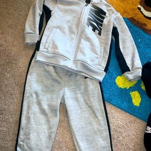 Nike 2pc jogging suit
